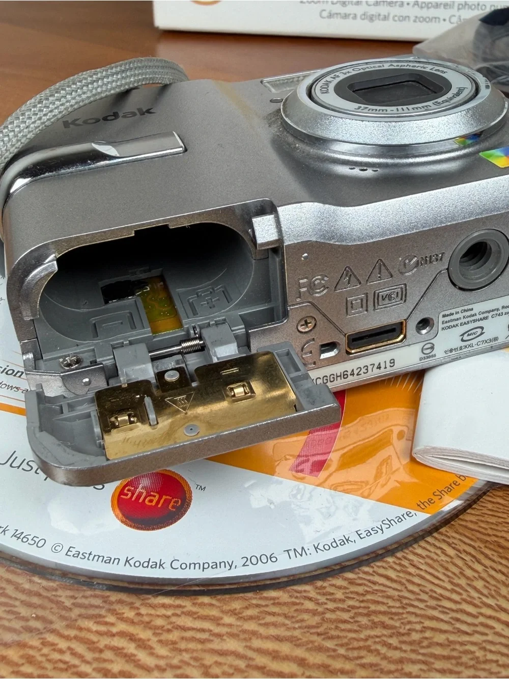 Kodak EasyShare C743 *FOR PARTS* Not working